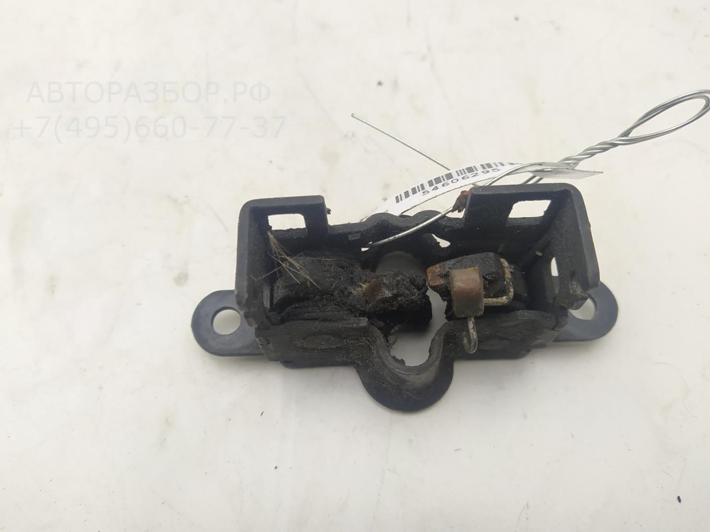 Замок капота