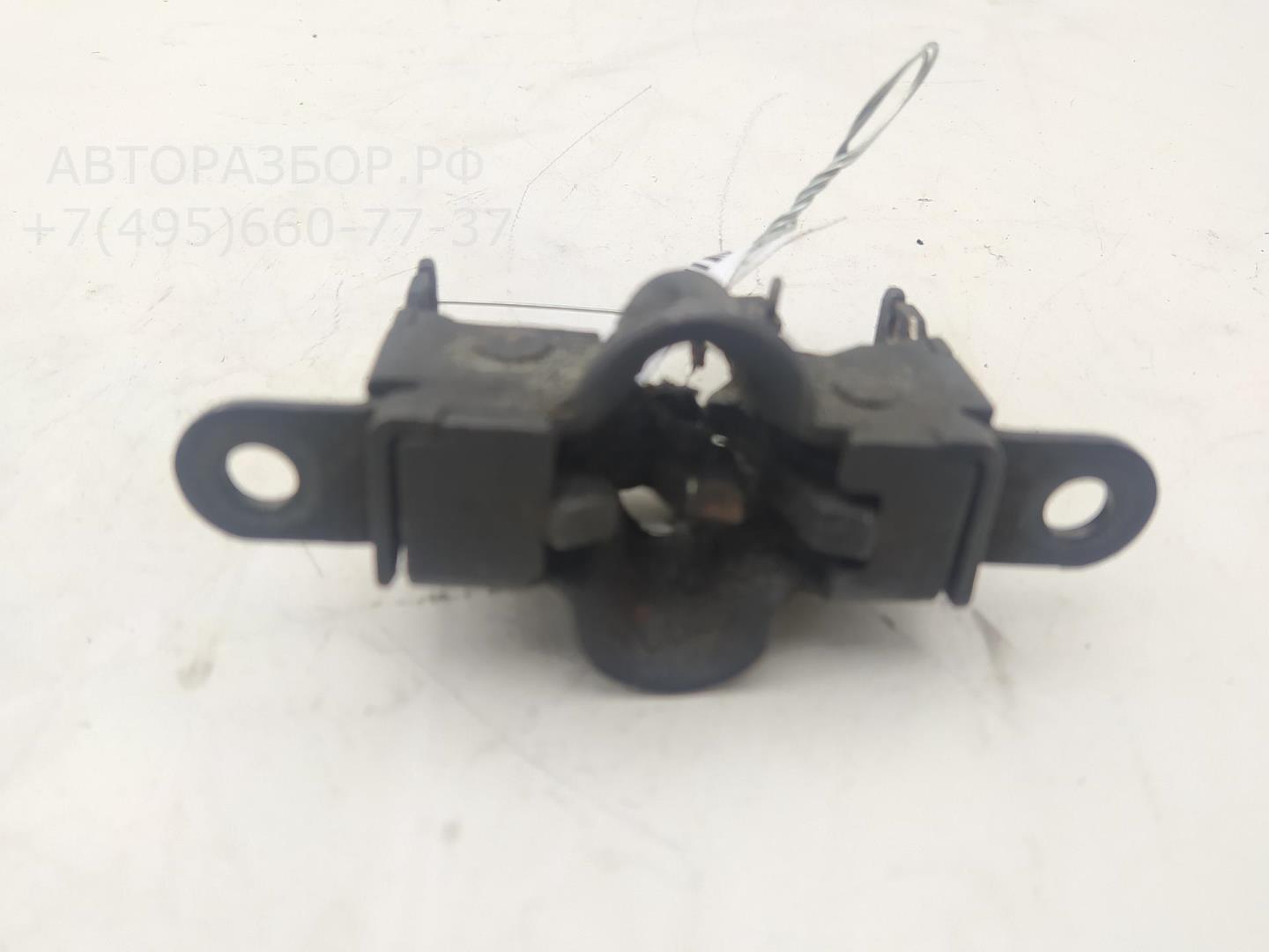 Замок капота