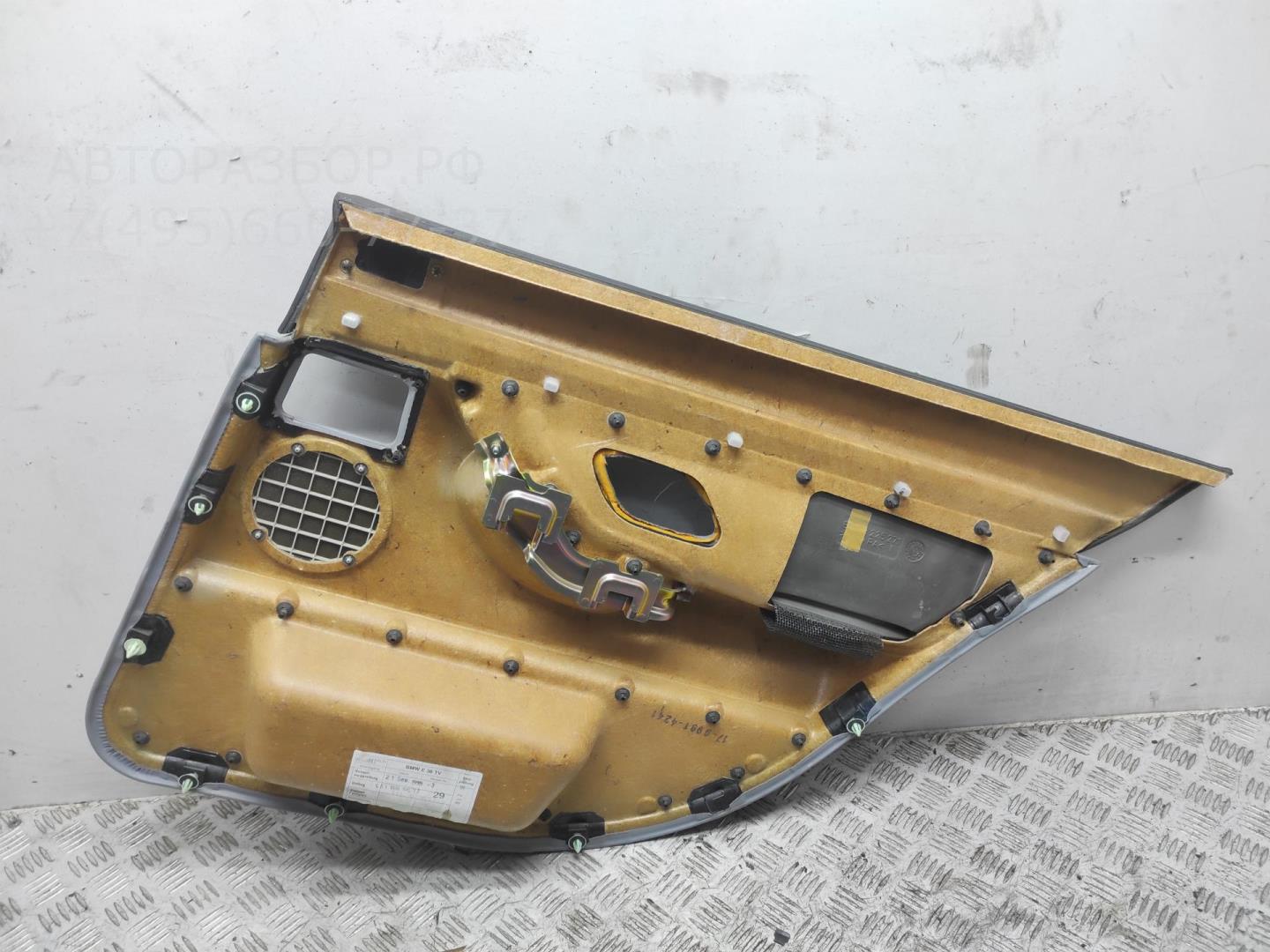 Обшивка двери задней левой