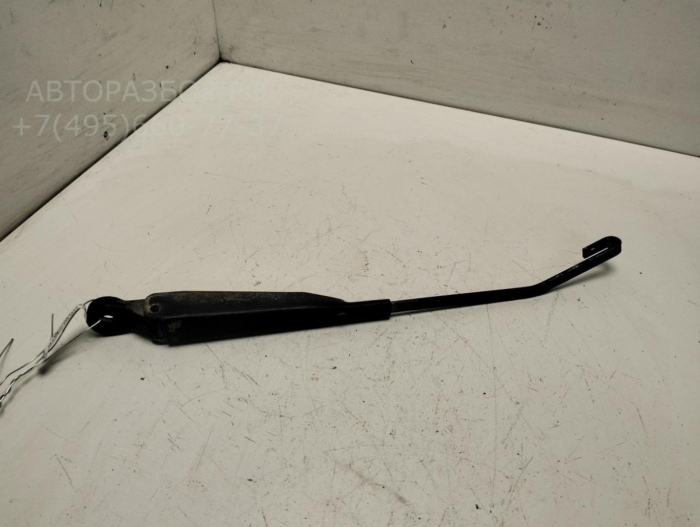 Поводок стеклоочистителя заднего