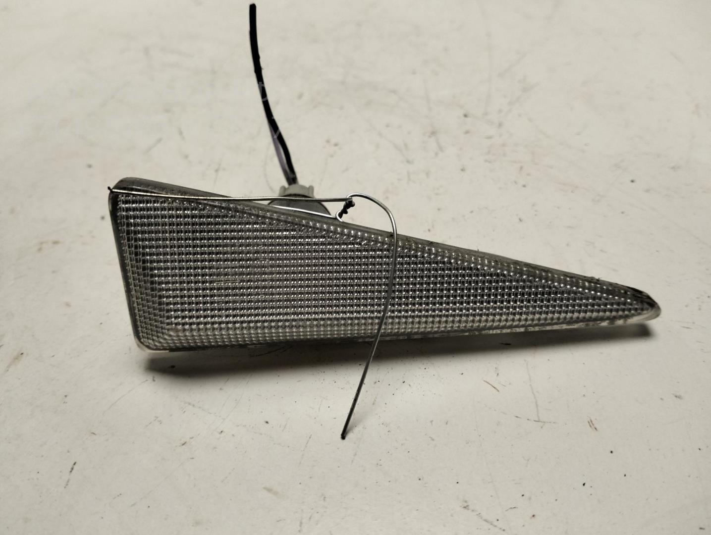 Указатель поворота левый