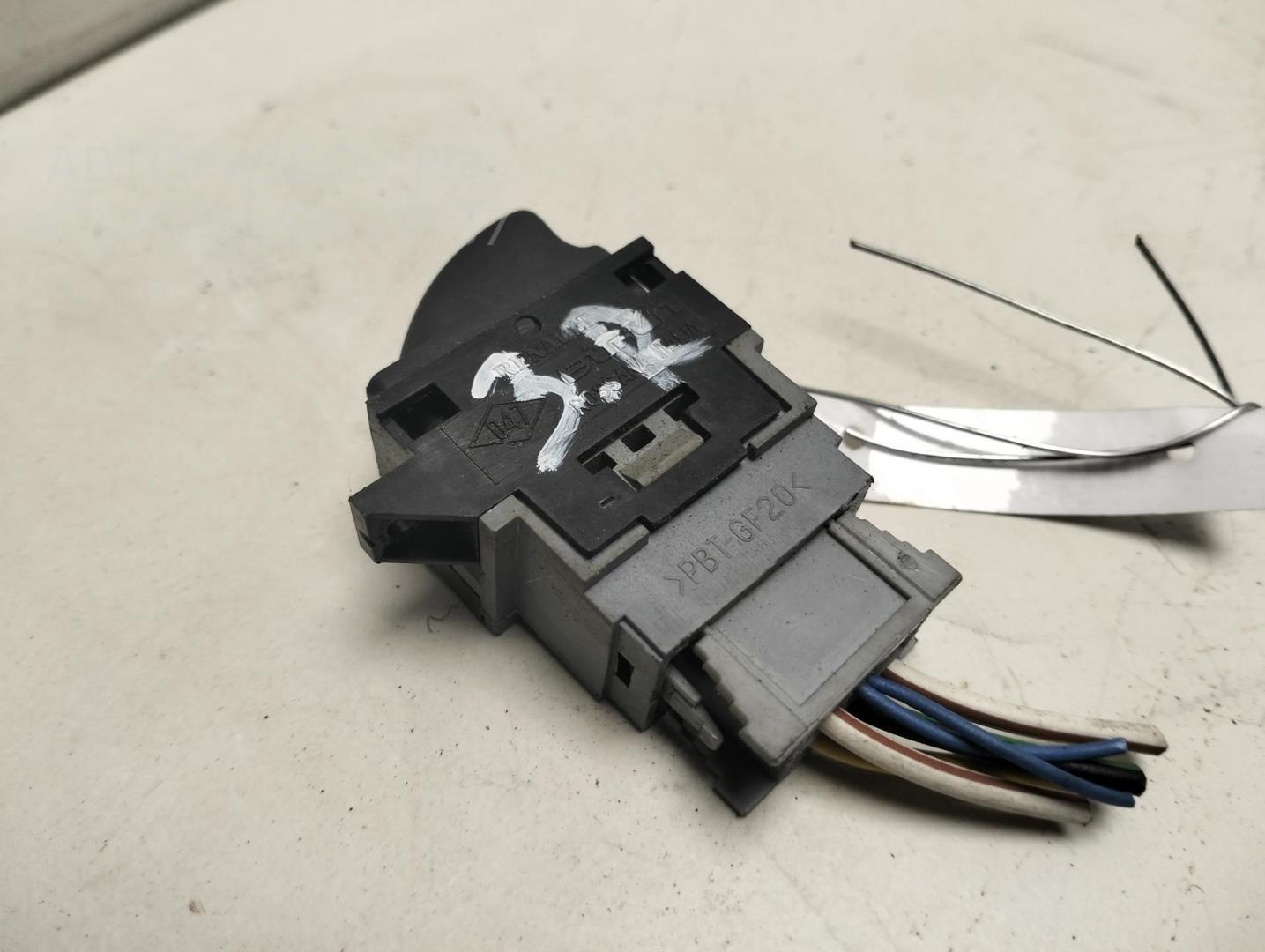 Кнопка стеклоподъемника