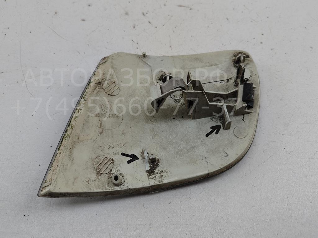Отражатель передний левый у фары