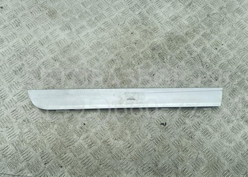 Накладка двери задней правой