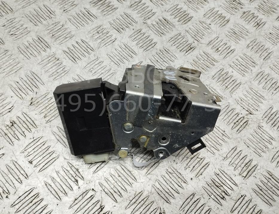 Замок двери передней правой