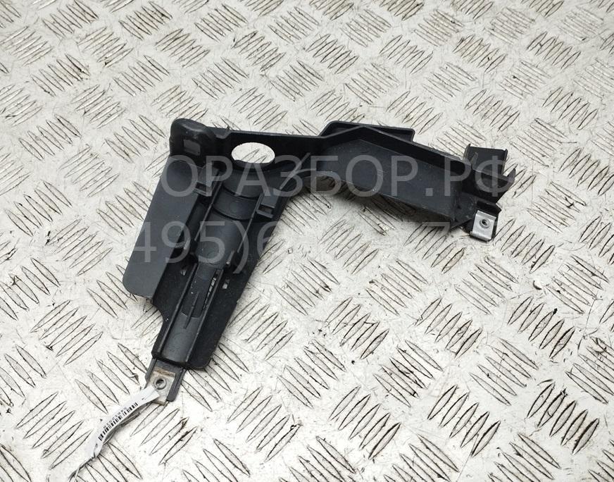 Кронштейн фар правый