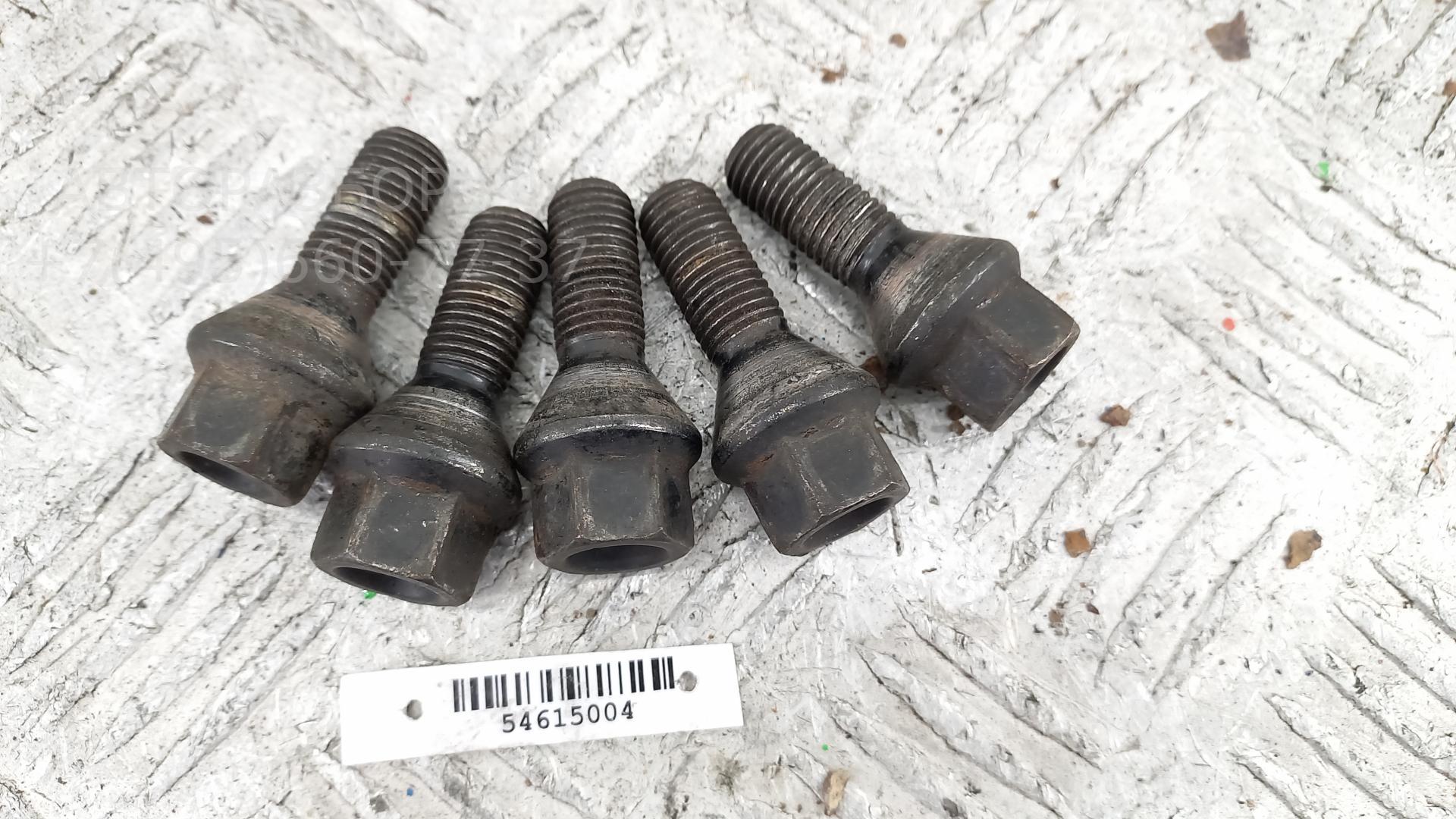 Болт колесный