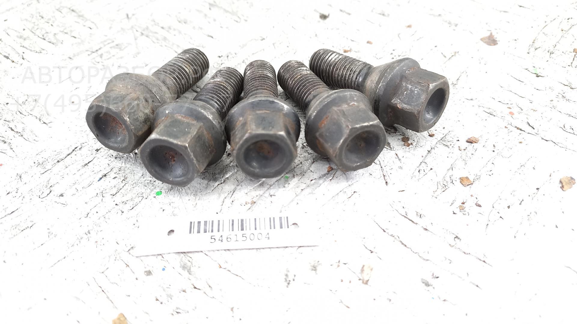 Болт колесный