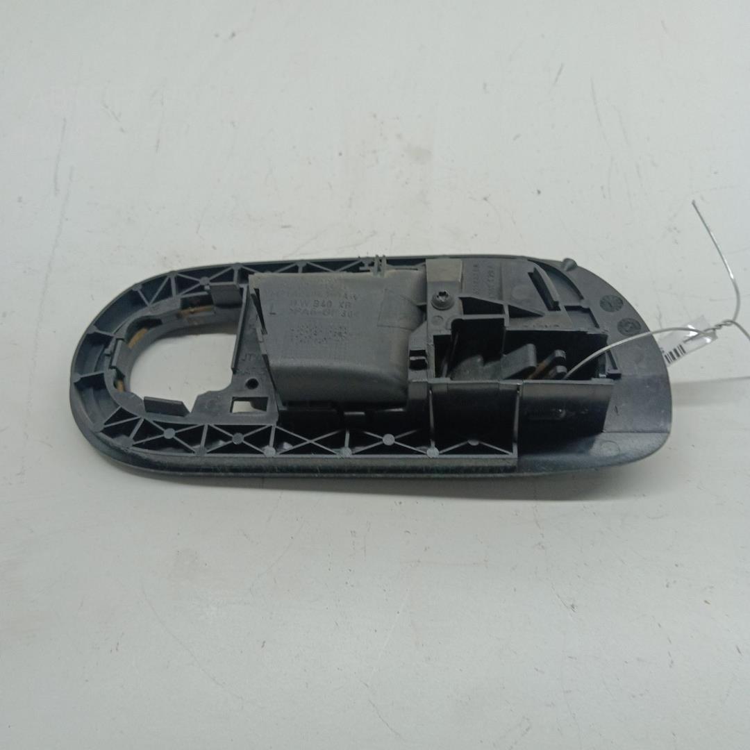 Ручка двери задней внутренняя левая