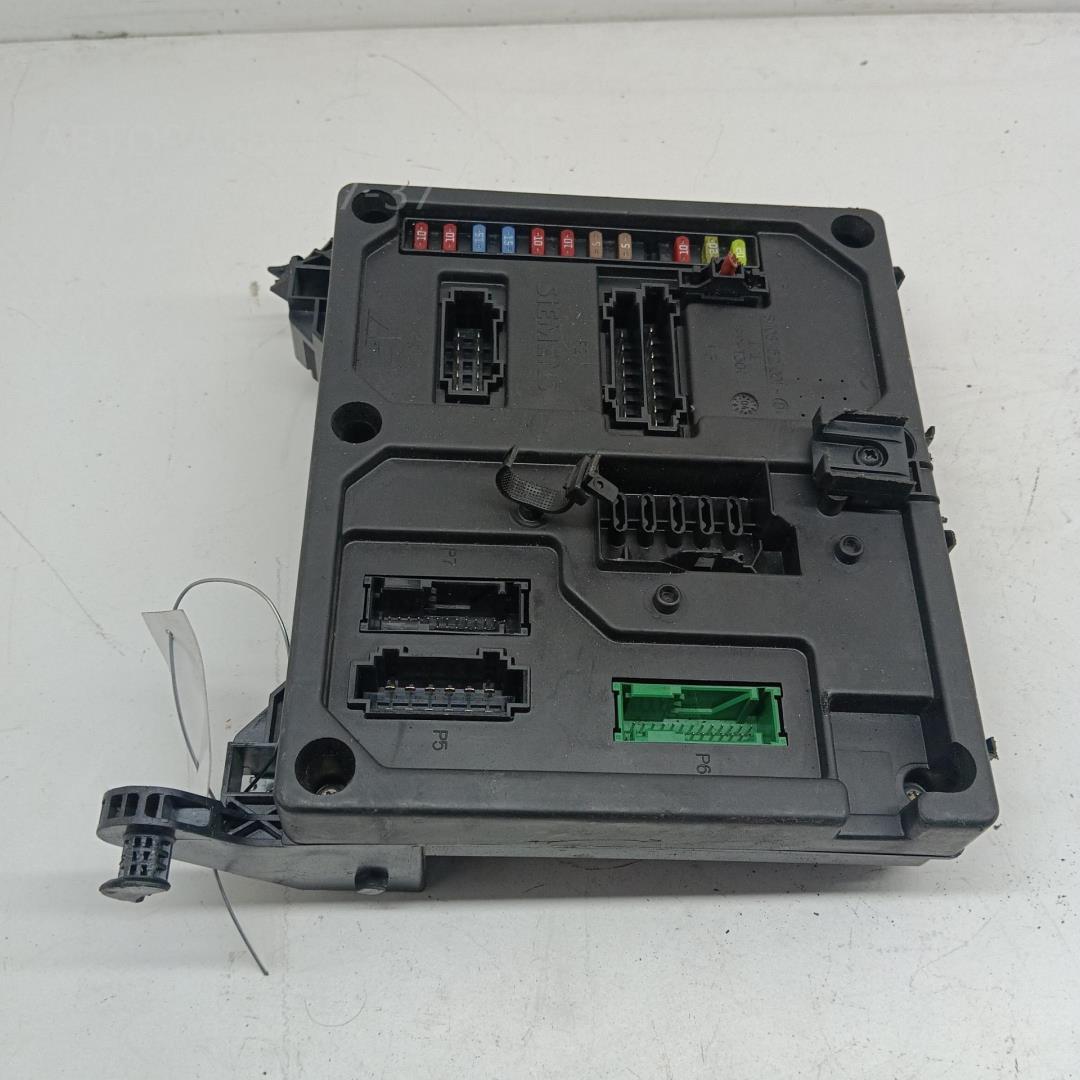 Блок предохранителей