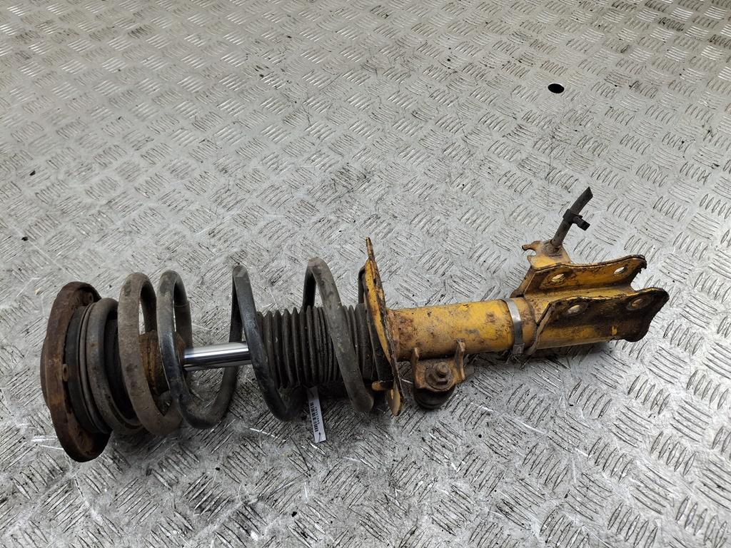 Амортизатор передний правый