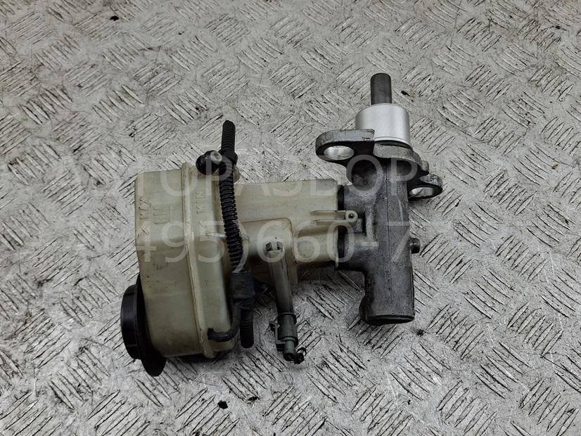 Цилиндр тормозной главный