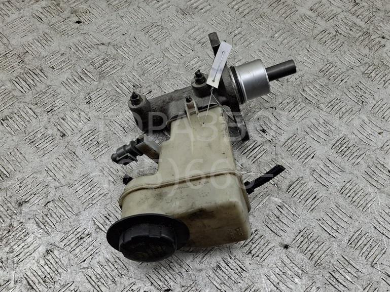 Цилиндр тормозной главный