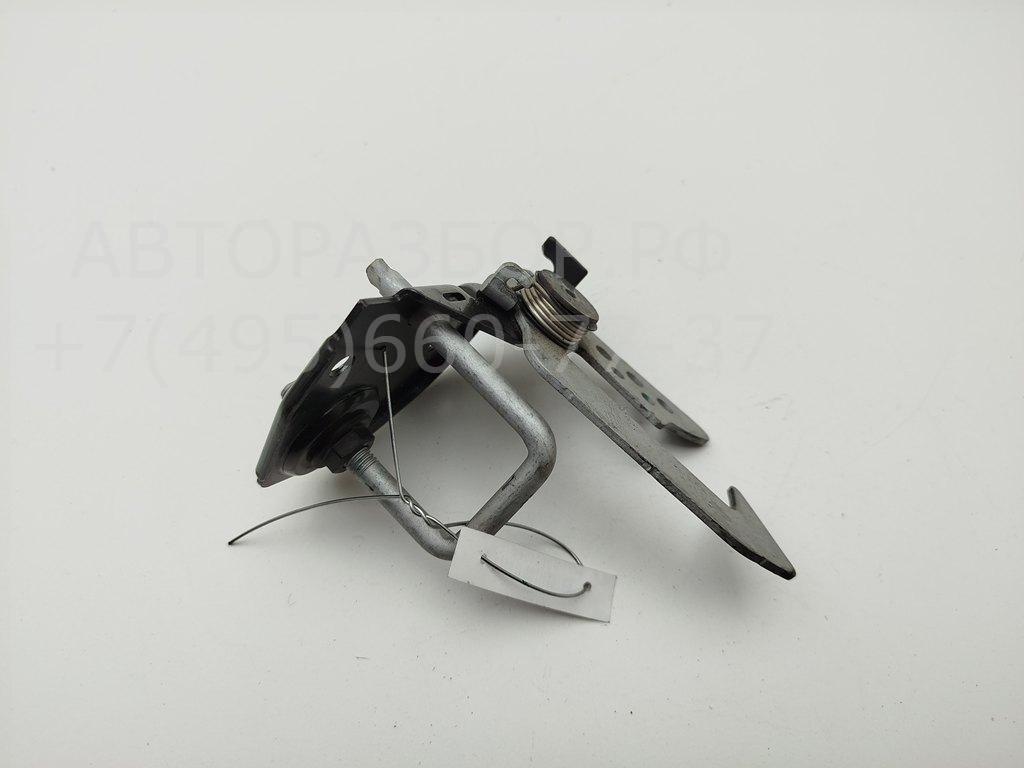 Замок капота