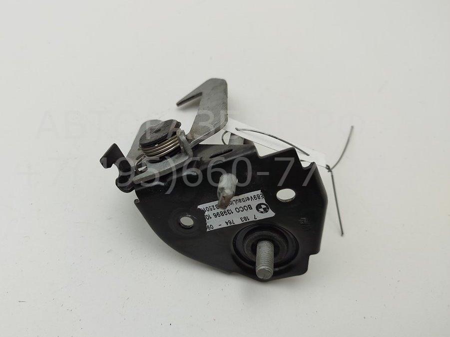 Замок капота