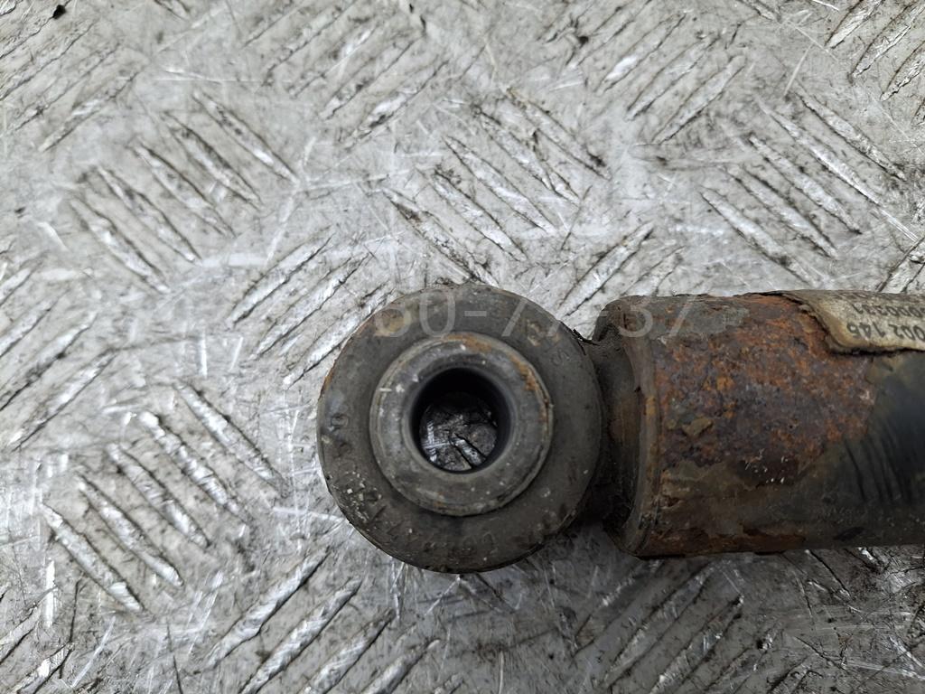 Амортизатор задний правый