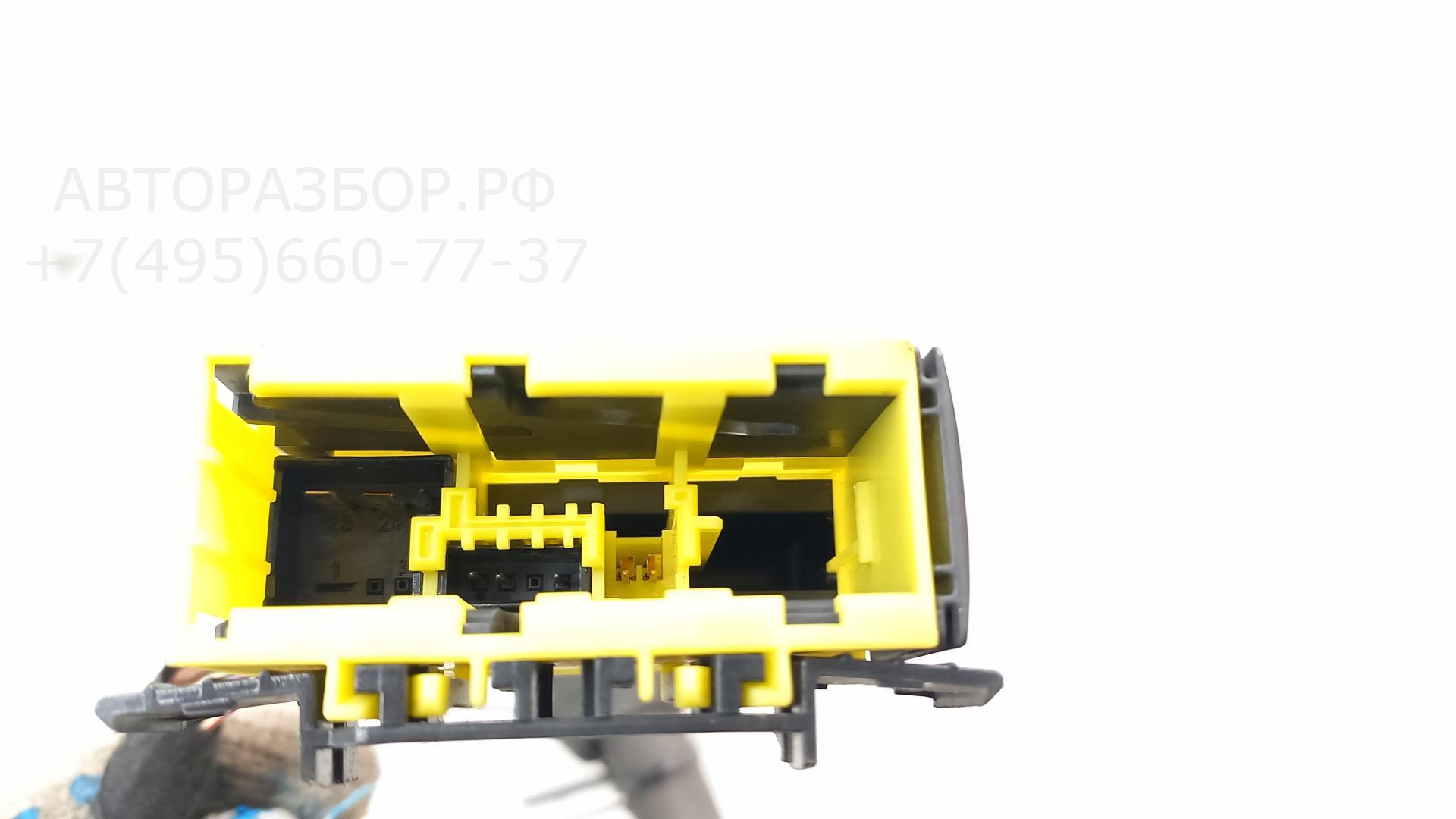 Ответная часть ремня безопасности