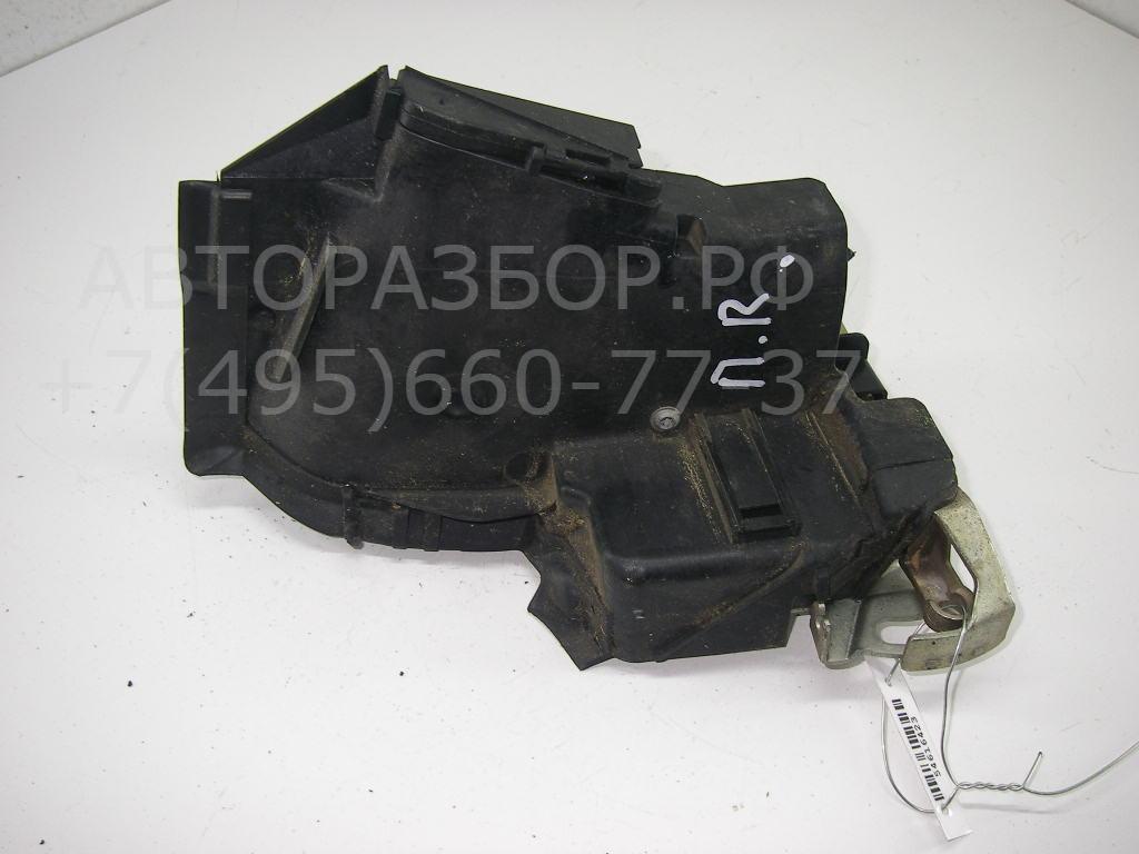 Замок двери передней правой