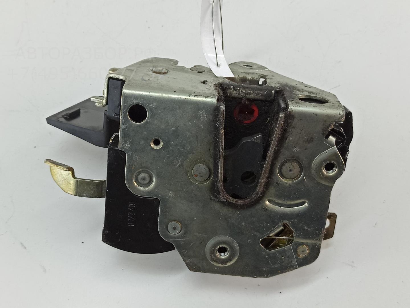 Замок двери задней левой