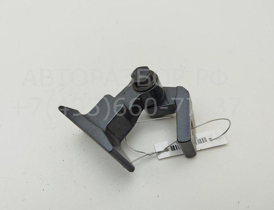 Петля двери