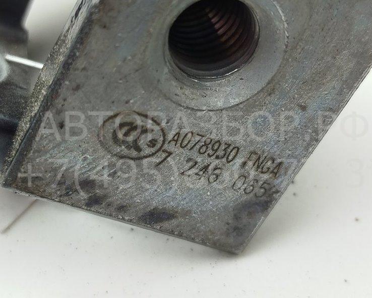 Петля двери