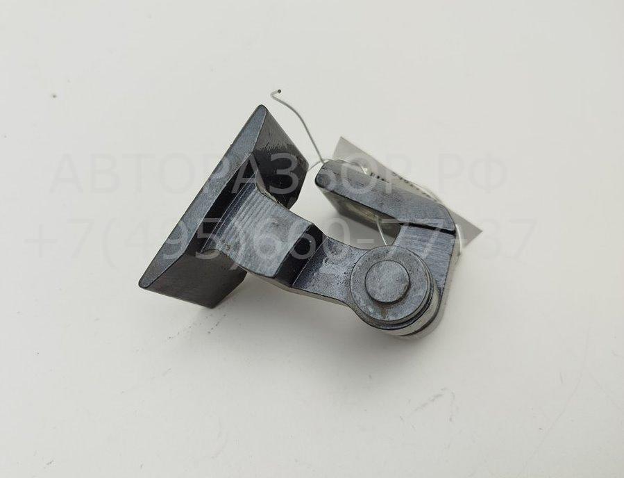 Петля двери