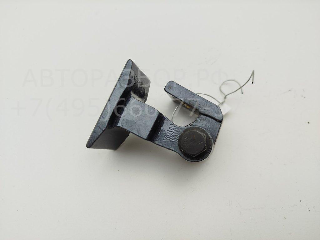 Петля двери