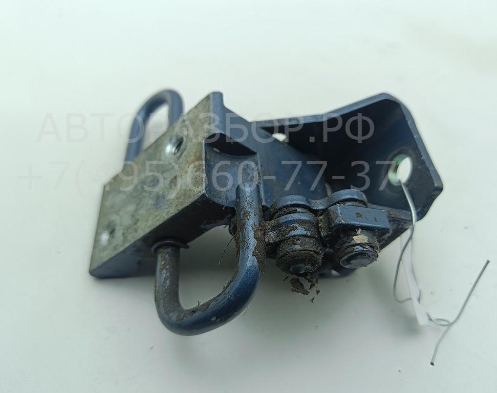 Петля двери