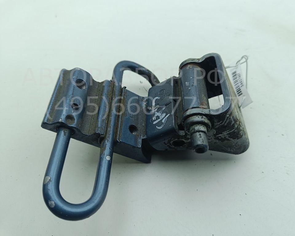 Петля двери