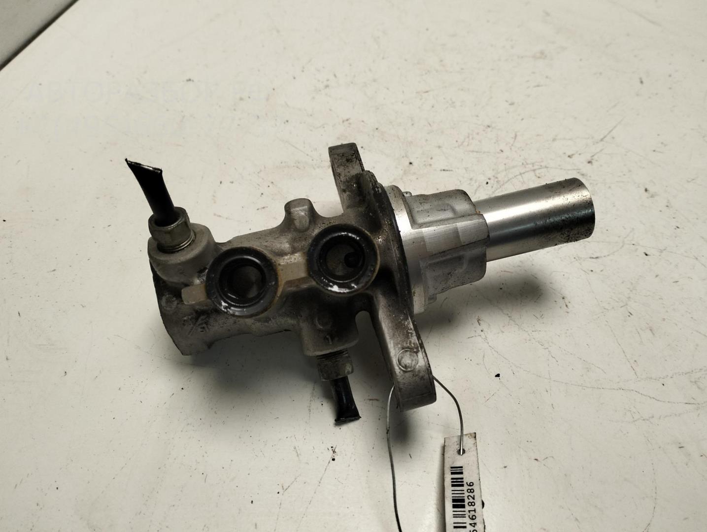 Цилиндр тормозной главный