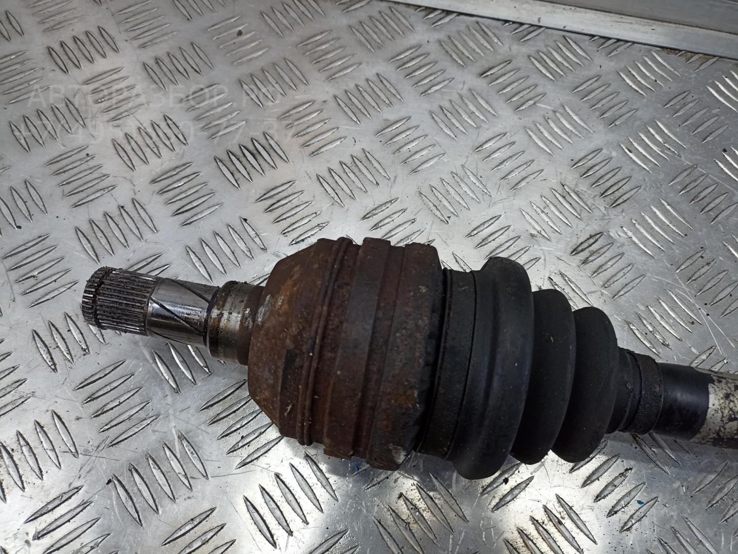 Полуось передняя левая