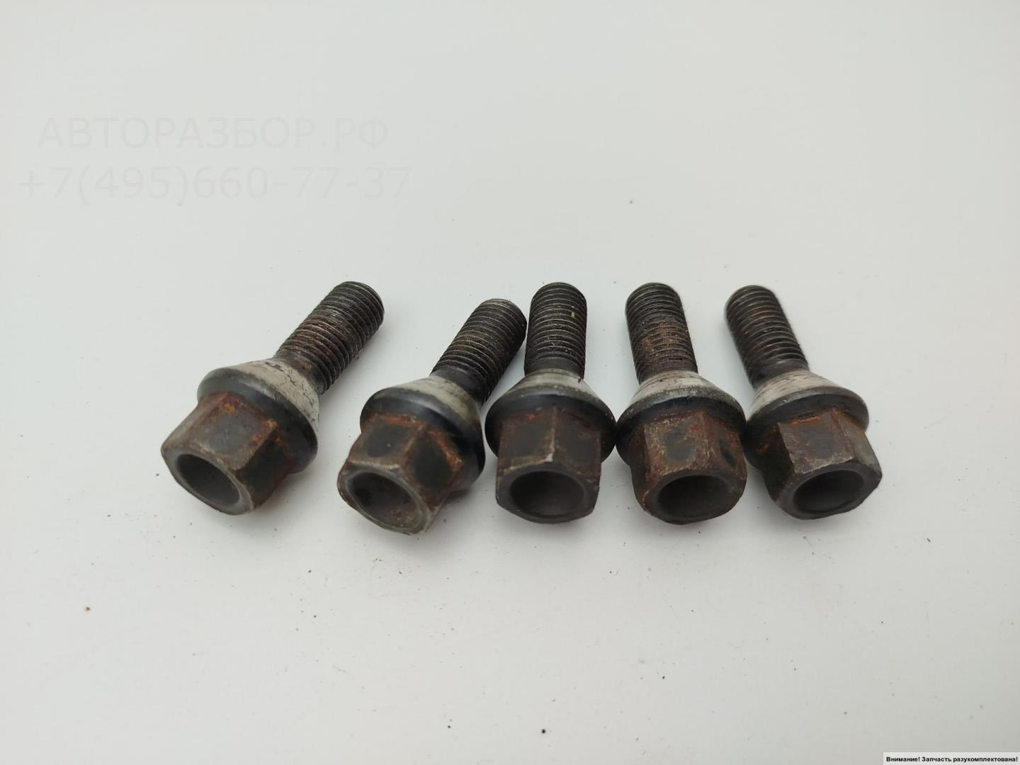 Болт колесный