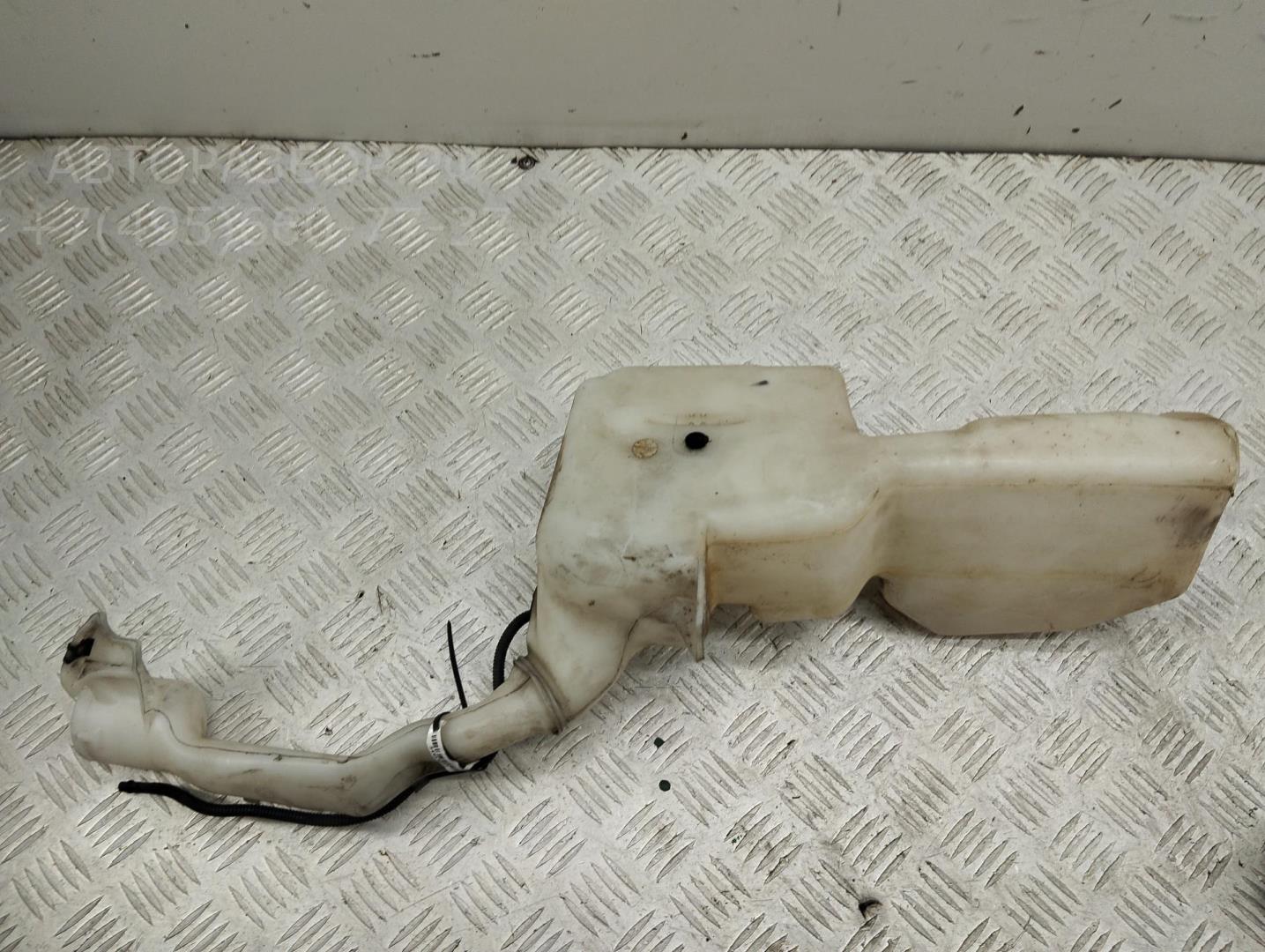 Бачок омывателя лобового стекла