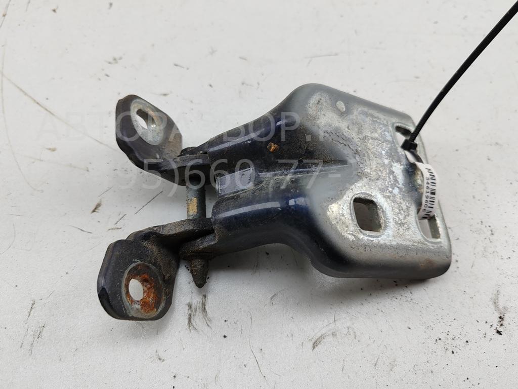 Петля двери