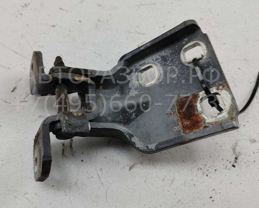 Петля двери