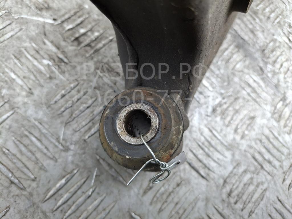 Рычаг передний левый