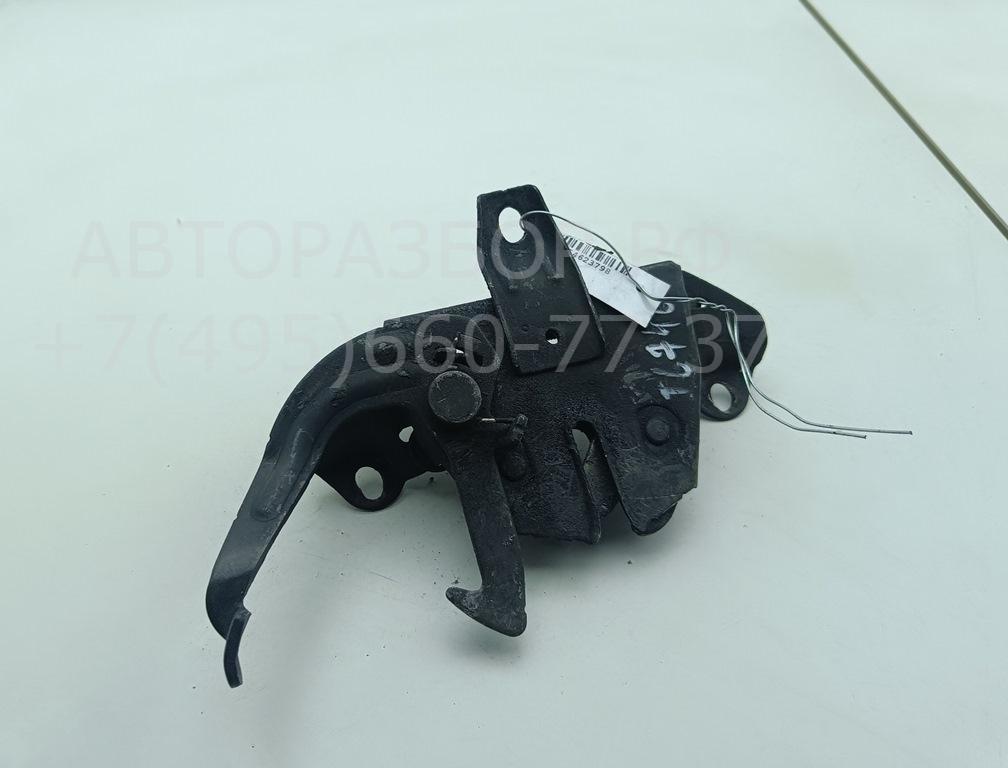 Замок капота