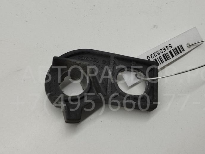 Кронштейн фар правый