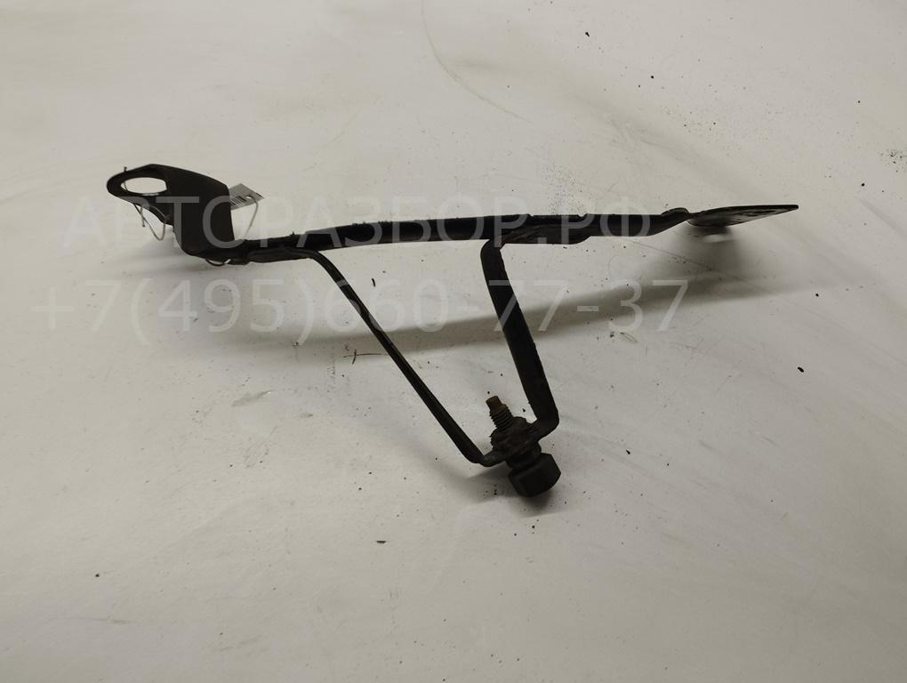 Кронштейн переднего бампера