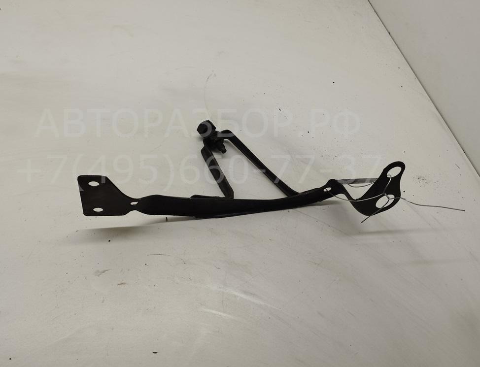 Кронштейн переднего бампера