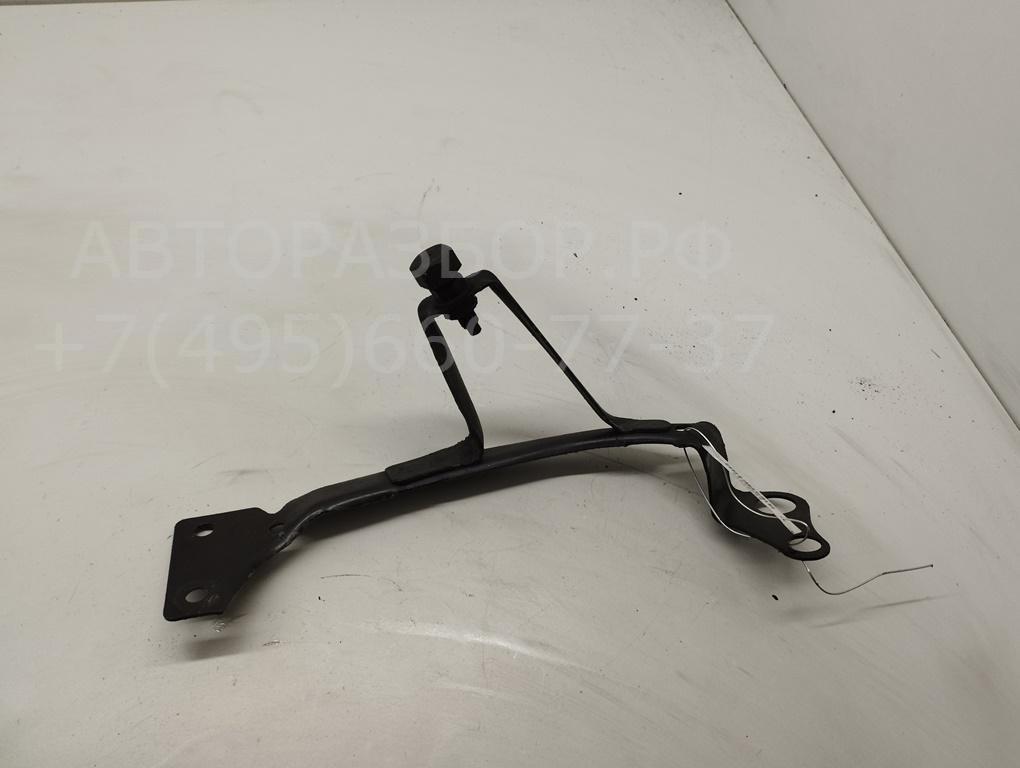 Кронштейн переднего бампера