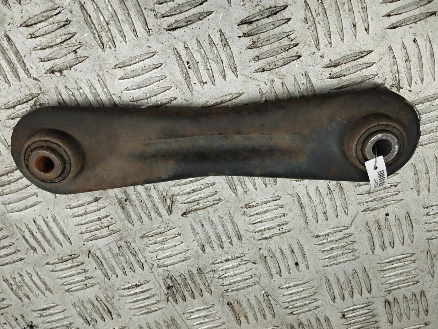 Рычаг задний левый