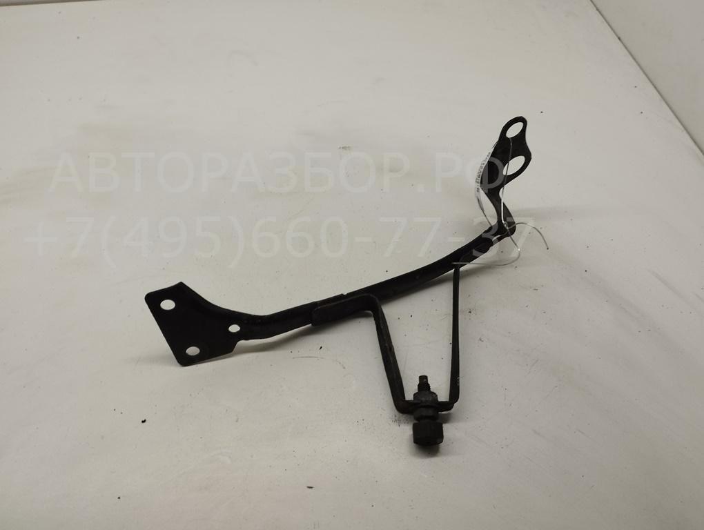 Кронштейн переднего бампера