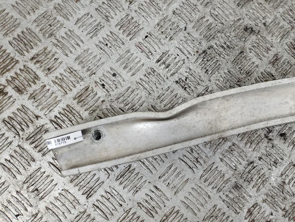 Усилитель переднего бампера