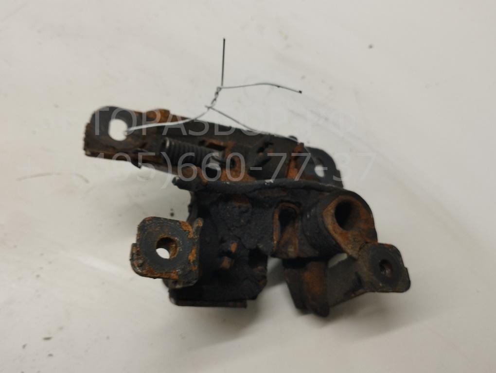 Замок капота