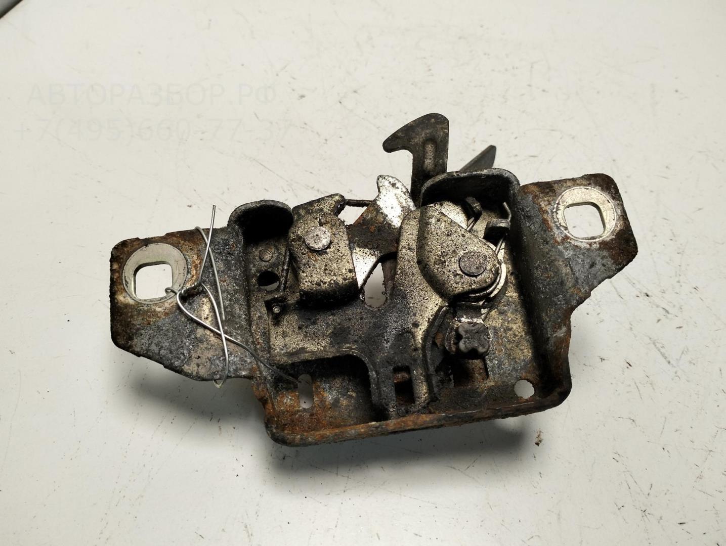 Замок капота