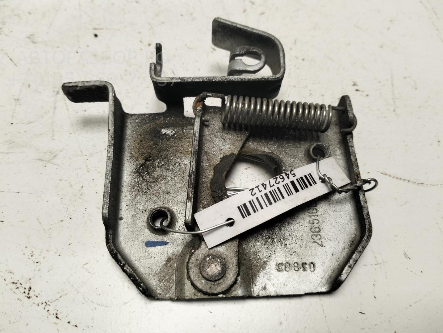 Замок капота