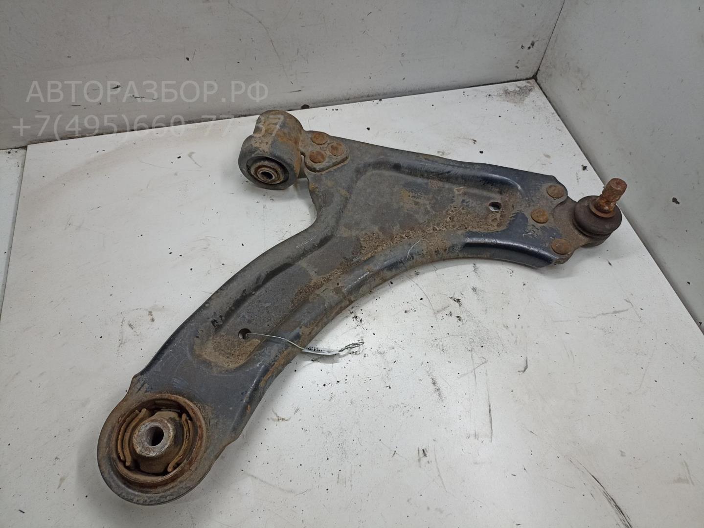 Рычаг передний правый