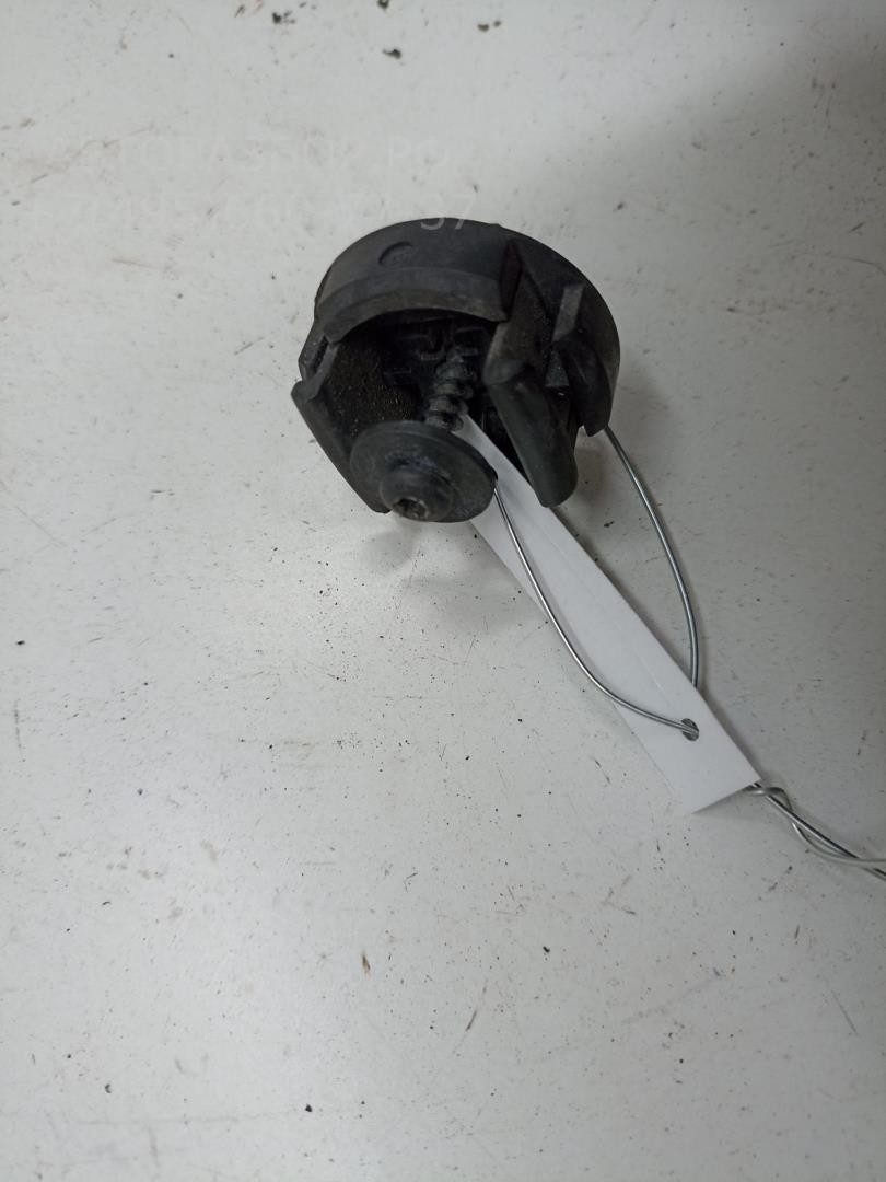 Кронштейн переднего бампера левый