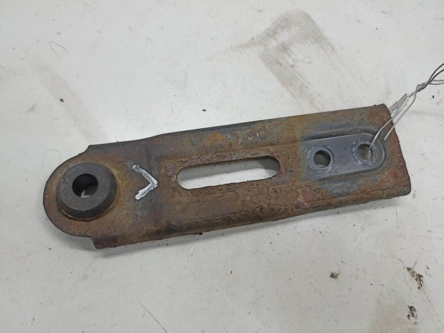 Кронштейн радиатора